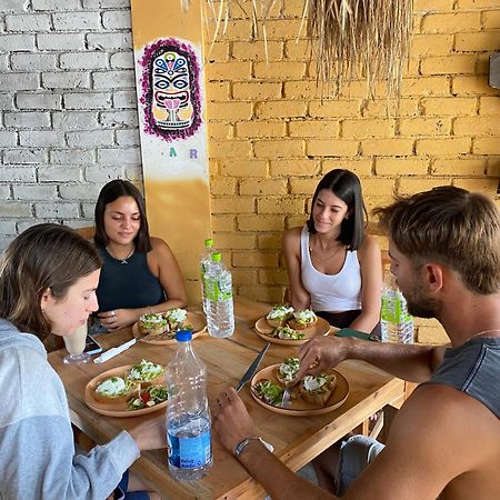 Tiki Bar Hostel إيلا المظهر الخارجي الصورة