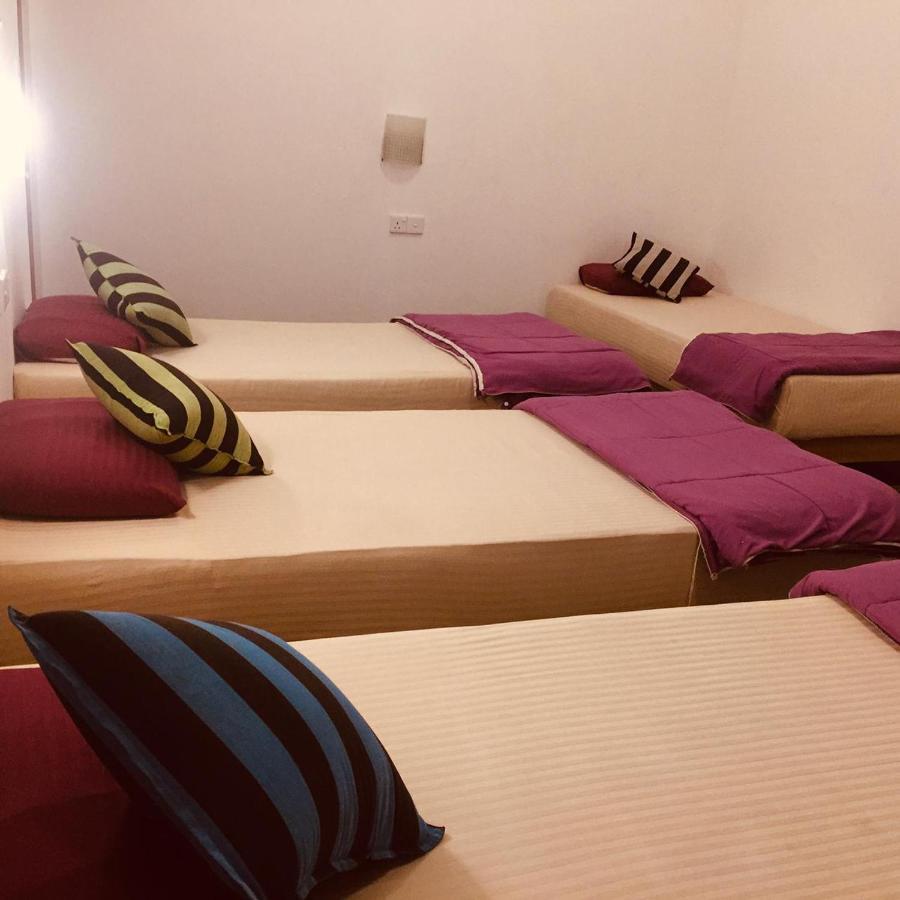 Tiki Bar Hostel إيلا المظهر الخارجي الصورة