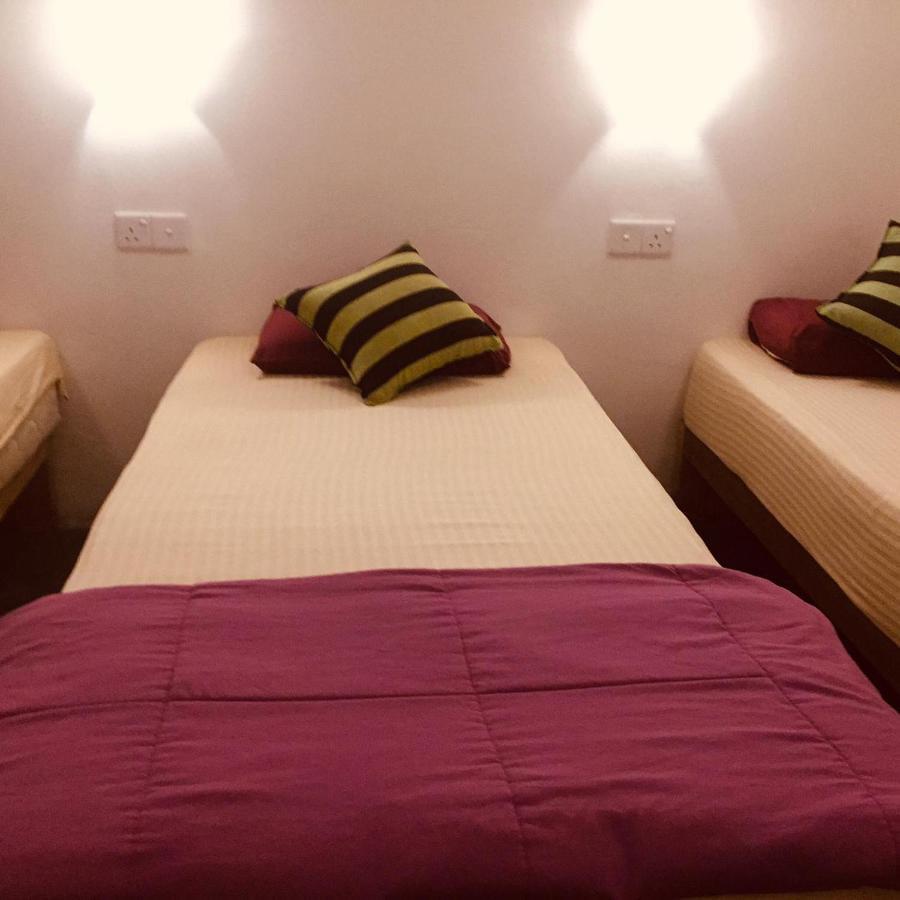 Tiki Bar Hostel إيلا المظهر الخارجي الصورة