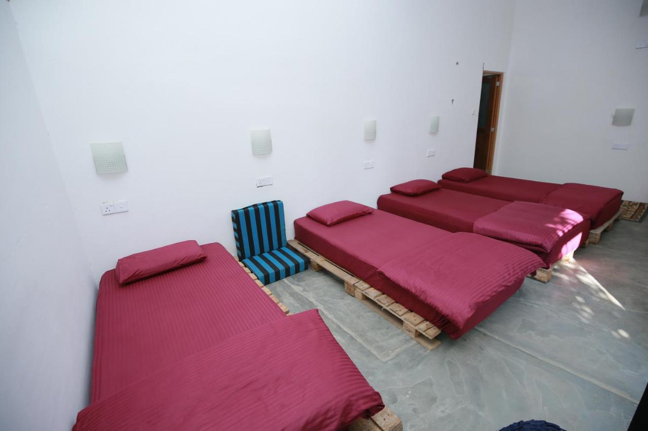 Tiki Bar Hostel إيلا المظهر الخارجي الصورة