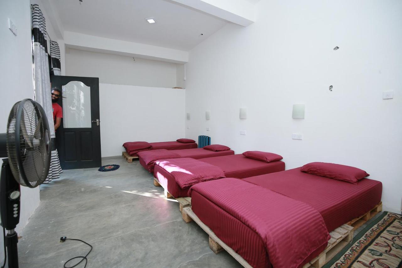 Tiki Bar Hostel إيلا المظهر الخارجي الصورة